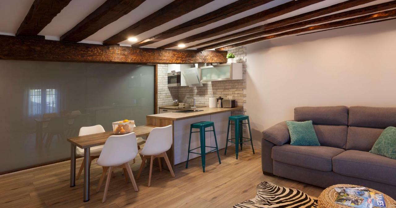 Burgo Precioso Apartamento Al Lado De La Catedral מראה חיצוני תמונה